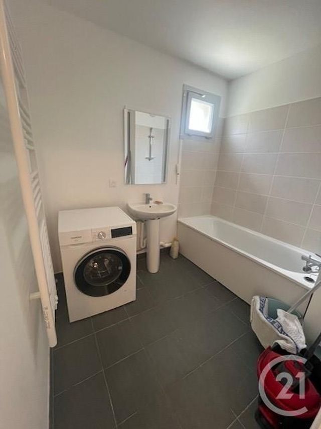 Appartement F3 à louer - 3 pièces - 64.14 m2 - CONFLANS STE HONORINE - 78 - ILE-DE-FRANCE - Century 21 Grâce De Dieu